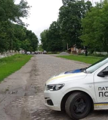 Чекав на поліцію з автоматом і гранатами. У нашому районі застрелився вбивця пенсіонерів