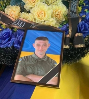 У Городищі попрощалися з Іваном Зелінським: священник, що вінчав, провів і в останню путь 