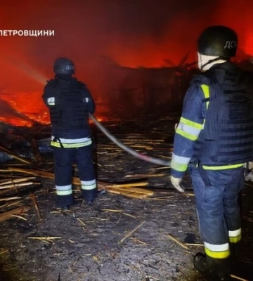 На Дніпропетровщині ворог атакував сільськогосподарське й транспортне підприємства