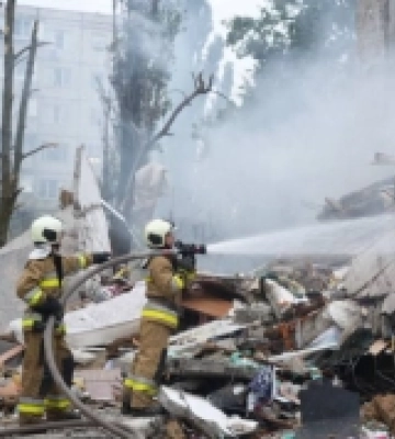 Під завалами в Києві можуть залишатися до 10 людей