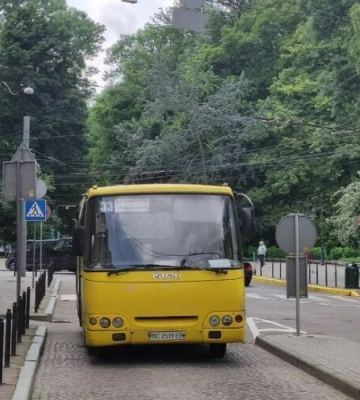 Відзавтра автобуси № 33 у Львові курсуватимуть до ТРЦ «Вікторія Гарденс»