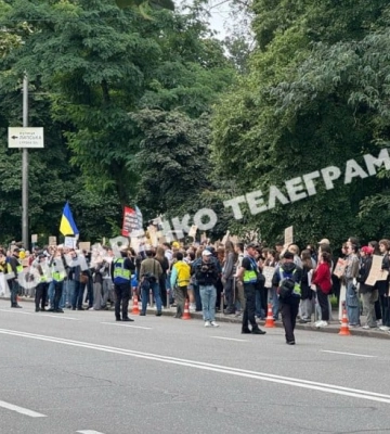 В Киеве проходит акция в поддержку восстановления независимости НАБУ и САП
