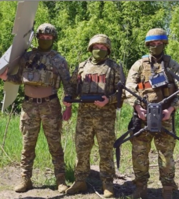 На Сумщині прикордонники-дронарі нищать техніку та зв’язок ворога (відео)