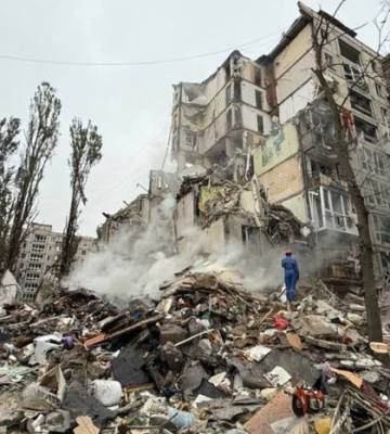 До 10 людей можуть бути під завалами у Києві після атаки рф - МВС
