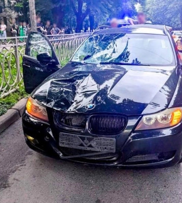 На Волині мотоцикліст вʼїхав в авто і збив дівчину: що вирішив суд