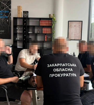 Махінації на будівництві автобази в Ужгороді: підозрюють посадовця міськради та підрядника