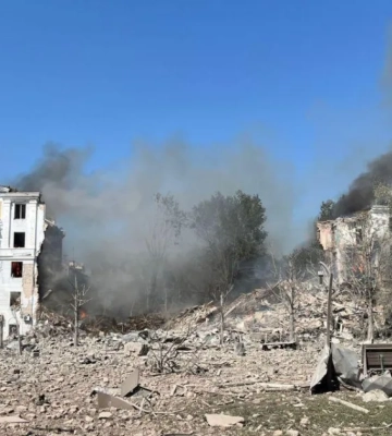 В Краматорске россияне разбомбили многоэтажку - есть погибший и раненые