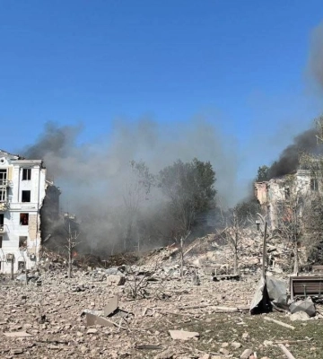 Удар по Краматорску: разрушена пятиэтажка, один человек погиб