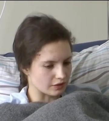 Девушка вылетела с 9 этажа во время атаки РФ и осталась жива (ВИДЕО)