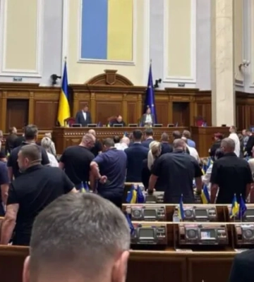 &quot;Це ще не кінець&quot;. Єврокомісія оцінила новий закон про НАБУ і САП