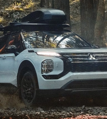 Mitsubishi Outlander Trail Edition: больше чёрного декора
