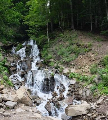 П'ять неймовірних каскадів: де можна побачити найвищий водоспад Закарпаття