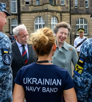 Принцесса Анна встретилась с оркестром ВМС ВСУ