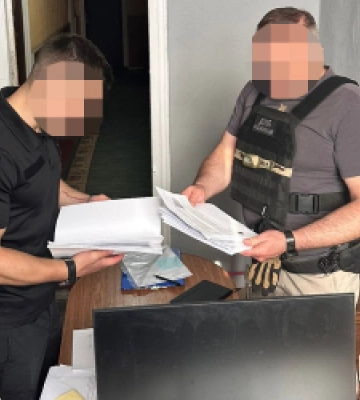 У Харкові викрили правоохоронця, який «допомагав» уникати розшуку ТЦК