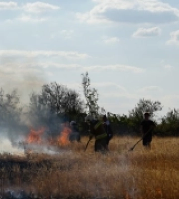 У Вознесенському районі внаслідок ворожої атаки сталася пожежа