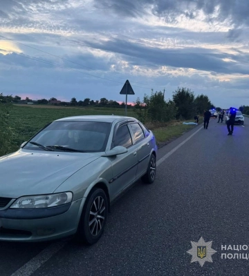 На Волині жінка під час руху вистрибнула з авто і потрапила під колесо