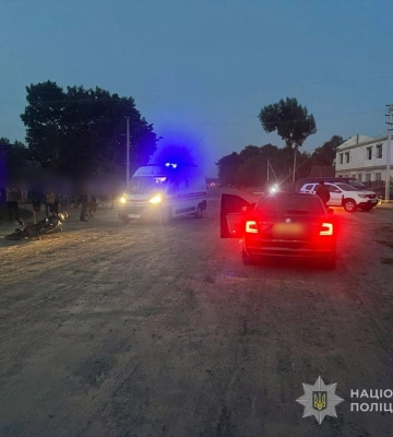 На Волині спалахнула автівка та загорівся дерев&#039;яний хлів