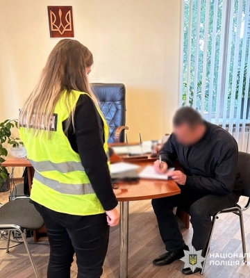 У Житомирі поліція та СБУ викрили кілька схем фіктивного працевлаштування та заволодіння бюджетними коштами