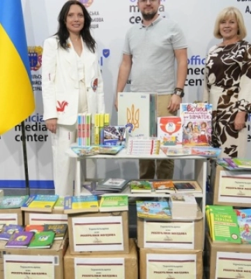 Тернопільщина передала книжки українським дітям у Молдові
