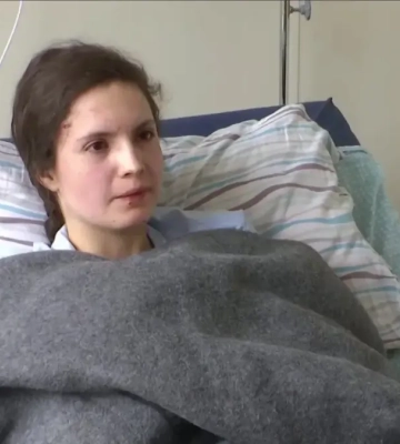 Під час удару по Києву дівчина вилетіла з 9-го поверху та залишилася живою