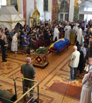 Рік вважався безвісти зниклим: у Луцьку попрощалися із військовим Анатолієм Шепелем
