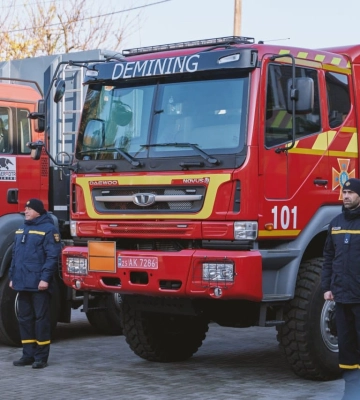 У Черкасах на пожежі на СТО постраждали дві людини