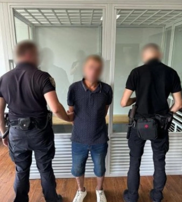 На Хустщині раніше судимий чоловік до смерті побив односельця після спільного застілля: поліція затримала підозрюваного
