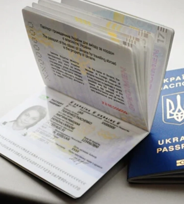 Майже 65 тисяч у липні – на Закарпатті рекордна кількість оформлених паспортів