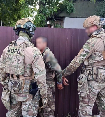 На Житомирщині чоловік погрожував поліцейським гранатою