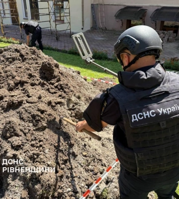 На території вишу Рівненщини знайшли артснаряд (ФОТО, ВІДЕО)