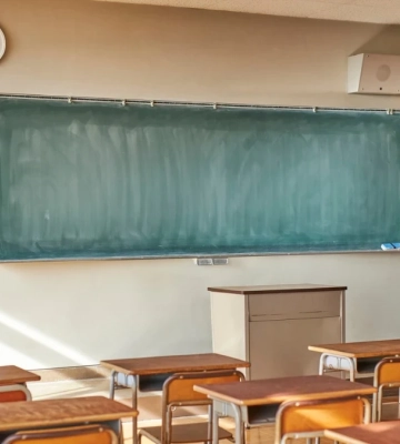 З 1 вересня вісім шкіл на Херсонщині працюватимуть у змішаному форматі