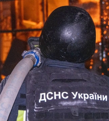 У Харкові дрон влучив біля багатоповерхівки: вже п’ятеро постраждалих