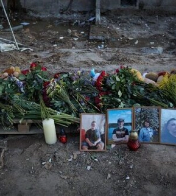 Зеленський вшанував пам’ять жертв ракетного удару РФ по Києву 31 липня. ФОТОрепортаж