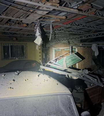 Два райони Дніпропетровщини вночі потерпали від ворожих атак: є руйнування і поранені