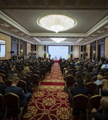 Мораторій на перевірки бізнесу, призначення нових послів України. Головне за 21 липня