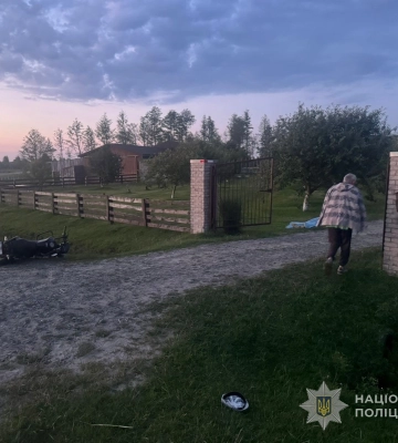 Смертельна ДТП на Волині: мотоцикліст зіткнувся з комбайном