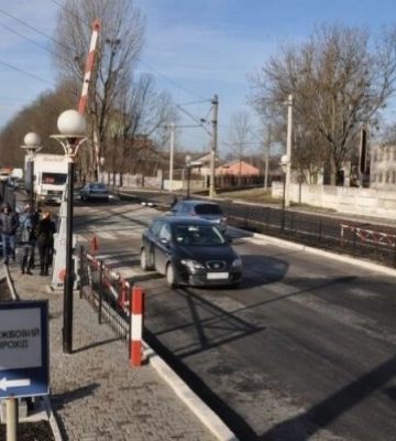 У Львові тимчасово перекриють залізничний переїзд