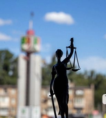 Глава благотворительного фонда в Кривом Роге обещал инвалидность за $17 000 для выезда за границу