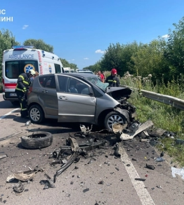 Бус виїхав на зустрічну смугу: деталі смертельної аварії у Луцькому районі