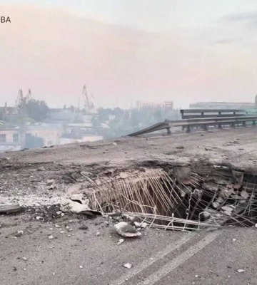 В Херсоні росіяни пошкодили міст на Острів