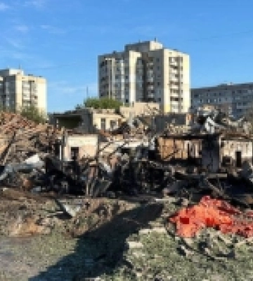 Ворог завдав ракетного удару по Миколаєву: зруйновано будинки. пошта, магазин, є постраждалі