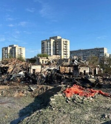 Удар РФ по Миколаєву: постраждали 7 людей, зруйновано 3 приватні будинки, пошкоджено 23 приватні, 12 багатоквартирних і пошту. ВІДЕО+ФОТОрепортаж