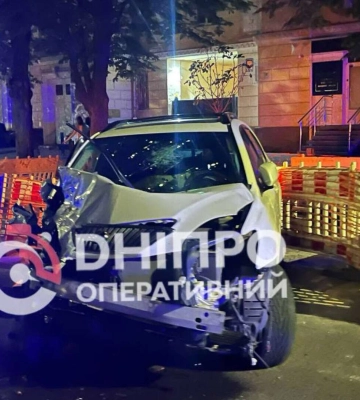 В центре Днепра пьяный водитель «Lexus» устроил ДТП с пострадавшими: подробности