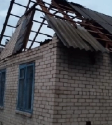 Обстріли на Херсонщині: ворог атакував Берислав і навколишні села, постраждали будинки й нацпарк