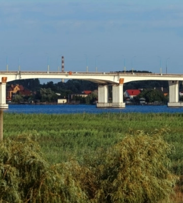 Сили РФ знову завдали авіаудару по Херсону, є влучання біля мосту – влада