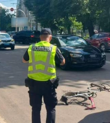У Житомирі легковик смертельно травмував неповнолітнього велосипедиста