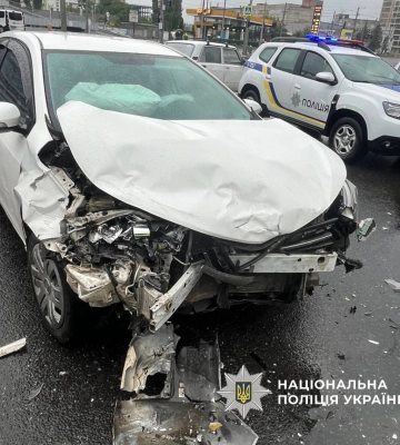 У Харкові внаслідок зіткнення автівок постраждали дві жінки