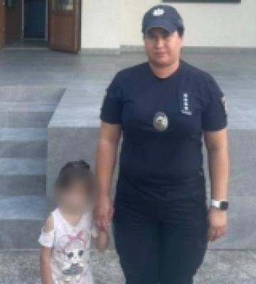 В Ужгороді у п'яної матері вилучили пʼятирічну дитину, яка блукала містом