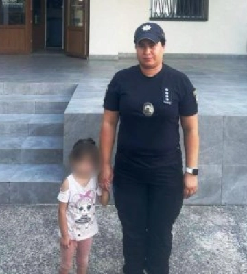 В Ужгороді у п'яної матері вилучили пʼятирічну дитину, яка блукала містом