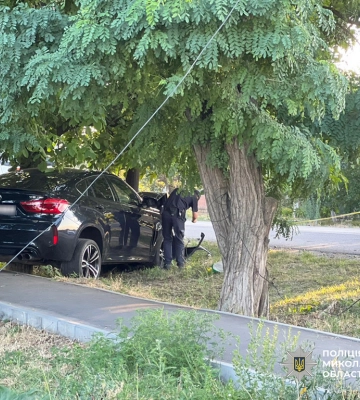 На Миколаївщині BMW Х6 збив дитину та врізався у стовп: поліція шукає свідків ДТП (ФОТО) На Миколаївщині BMW Х6 збив дитину та врізався у стовп: поліція шукає свідків ДТП (ФОТО)